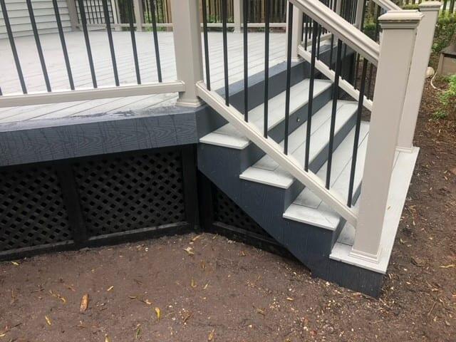 Trex Select Pebble Gray deck detail